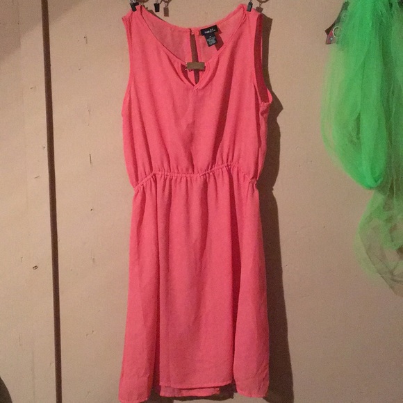 Dress - Picture 1 of 1